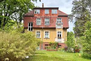 Historische Villa mit Entwicklungspotenzial auf großzügigem Grundstück in Wendenschloß
