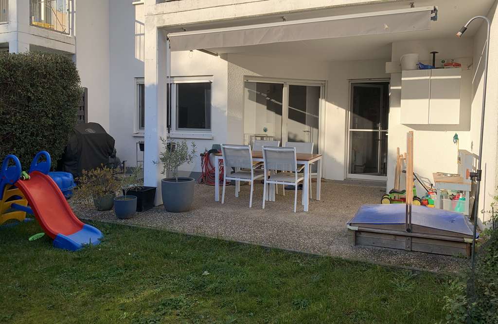 Sehr schöne barrierefreie Erdgeschosswohnung mit Garten, Terrasse und Tiefgaragen-Stellplatz