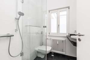 Uhlandstraße 45 – Stilvolle, frisch renovierte Dachgeschosswohnung im herrschaftlichen Altbau!! – Uhlandstraße 45, 10719 Wilmersdorf, Berlin – Vorschaubild 18
