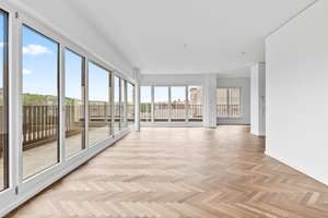 PRIVATE PENTHOUSE ETAGE - REFUGIUM AM WASSER - WOHNEN AM VERSAILLER PLATZ MIT EINLIEGERWOHNUNG – Versailler Platz 1, 14467 Nördliche Innenstadt, Potsdam – Vorschaubild 2