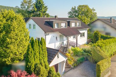 Attraktives Generationenhaus oder Kapitalanlage in Rudersberg mit 3 Wohneinheiten, Garten und Garage