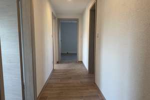 3-Zimmer-Wohnung mit neuer Einbauküche, Südbalkon & Stellplatz – Ansbacher Str. 26C, 91710 Gunzenhausen – Vorschaubild 12