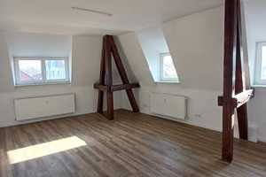 Sehr gemütliche 1-Raum-Wohnung im Dachgeschoss in Grimmen – Friedrichstraße 40, 18507 Nordvorpommern (Kreis) – Vorschaubild 1