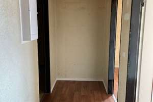 Renovierungs-Spezial erste Kaltmiete Geschenk* 2 - Zimmer Wohnung für handwerklich begabte mit