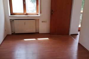 Attraktive 3-Zimmer-Wohnung mit Südwest-Balkon und Einbauküche in Gerlenhofen (Neu-Ulm)  – Die vollständige Adresse der Immobilie erhältst du vom Anbieter., 89233 Neu-Ulm – Vorschaubild 4