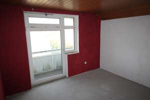 Duisburg- Neuemkamp, sanierungsbedürftige Wohnung über 2 Ebenen angelegt – Am Jägerloch 11, 47059 Neuenkamp, Duisburg – Vorschaubild 4