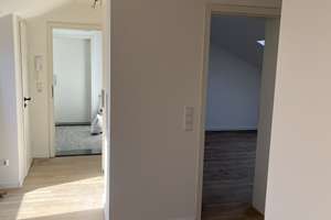 Helle 2-Zimmer-Dachgeschosswohnung zum Erstbezug – Die vollständige Adresse der Immobilie erhältst du vom Anbieter., 70806 Kornwestheim – Vorschaubild 2