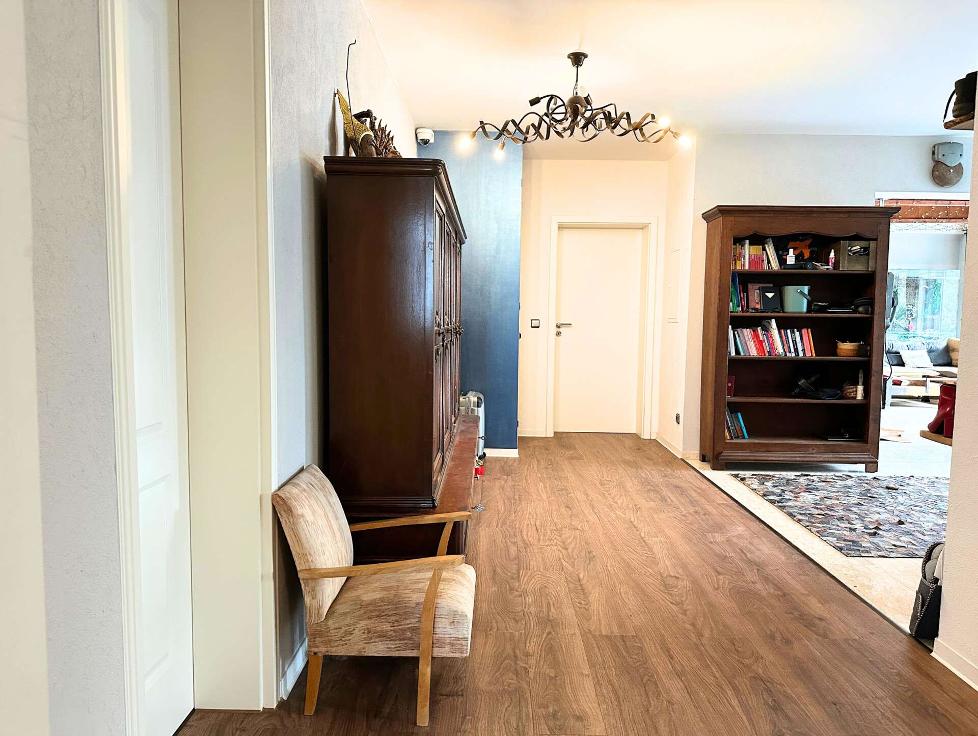 Immobilie in Erzhausen - VIEL PLATZ FÜR FAMILIE, HOME OFFICE & GÄSTE: Modernisiertes EFH +  Einliegerwohnung (vermietet) - Bild 20