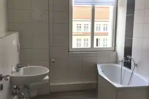 Großzügige 2-Raum-Wohnung mit großem Balkon, amerikanischer Küche und Fahrstuhl nahe Hasselbachplatz – Harnackstr. 3, 39104 Magdeburg – Vorschaubild 9