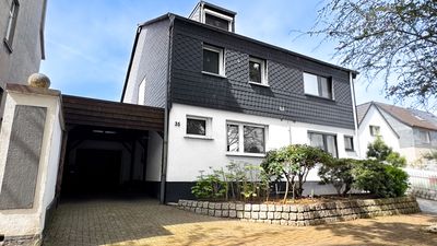 Beste Lage in der Monheimer Altstadt: Gepflegte Doppelhaushälfte mit Garten, Balkon und Garage