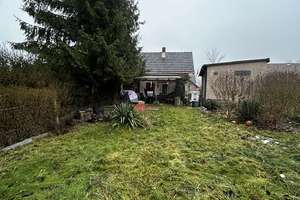 Doppelhaushälfte mit schönem Garten und Nebengebäude!!! – Die vollständige Adresse der Immobilie erhältst du vom Anbieter., 96524 Neuhaus-Schierschnitz – Vorschaubild 4