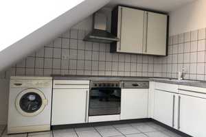 Freundliche 2-Zimmer-DG-Wohnung mit 4 kleinen Balkonen und EBK in Aachen – Trierer Straße 97, 52078 Aachen – Vorschaubild 6
