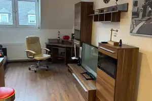 Zentrale, vollmöblierte 2-Zimmer-Wohnung mit Stil & Herz - ideal für Paare & Einzelpersonen ! – Düsseldorf – Vorschaubild 1