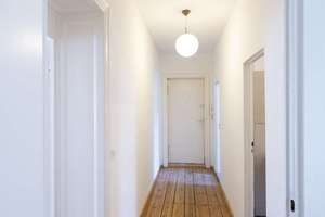 Schöne, bezugsfreie 2-Zimmer-Wohnung mit Balkon und charmanten Altbaudetails im Arnimplatz-Kiez! – Driesener Straße 29, 10439 Prenzlauer Berg, Berlin – Vorschaubild 9