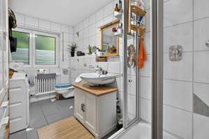 Zweifamilienhaus mit Einliegerwohnung und Doppelgarage am Ulmer Eselsberg – Die vollständige Adresse der Immobilie erhältst du vom Anbieter., 89075 Eselsberg, Ulm – Vorschaubild 6