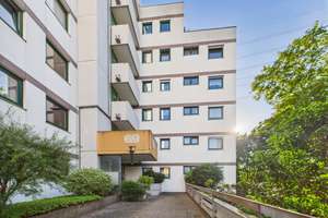Licht & Weitblick: 3,5-Zimmer-Wohnung mit EBK, Balkon & TG-Stellplatz in Zuffenhausen – Die vollständige Adresse der Immobilie erhältst du vom Anbieter., 70435 Zuffenhausen-Mönchsberg, Stuttgart – Vorschaubild 12
