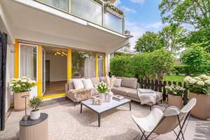 Gartenfeeling und Pool: Moderne und helle 2,5-Zimmer-Wohnung mit Südterrasse und Balkon – Die vollständige Adresse der Immobilie erhältst du vom Anbieter., 81929 Johanneskirchen, München – Vorschaubild 1