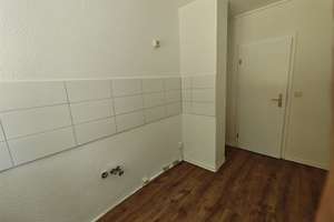 Neu renoviert! Helle 3-Zi. mit Balkon, Wanne & Laminat in ruhiger Lage!  – Würzburger Straße 36 B, 9130 Sonnenberg, Chemnitz – Vorschaubild 11