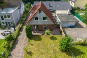 Wohnglück am Naturschutzgebiet – Einfamilienhaus mit Traumgarten in Seevetal-Hittfeld – Die vollständige Adresse der Immobilie erhältst du vom Anbieter., 21218 Seevetal – Vorschaubild 2