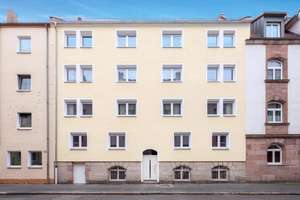 Möblierte Drei- Zimmerwohnung zum Erstbezug nach Kernsanierung (1.OG - 3.OG)