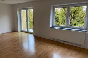 Stilvolle, geräumige und vollständig renovierte 1-Zimmer-Wohnung mit Balkon und EBK in Stuttgart – Die vollständige Adresse der Immobilie erhältst du vom Anbieter., 70193 Vogelsang, Stuttgart – Vorschaubild 2