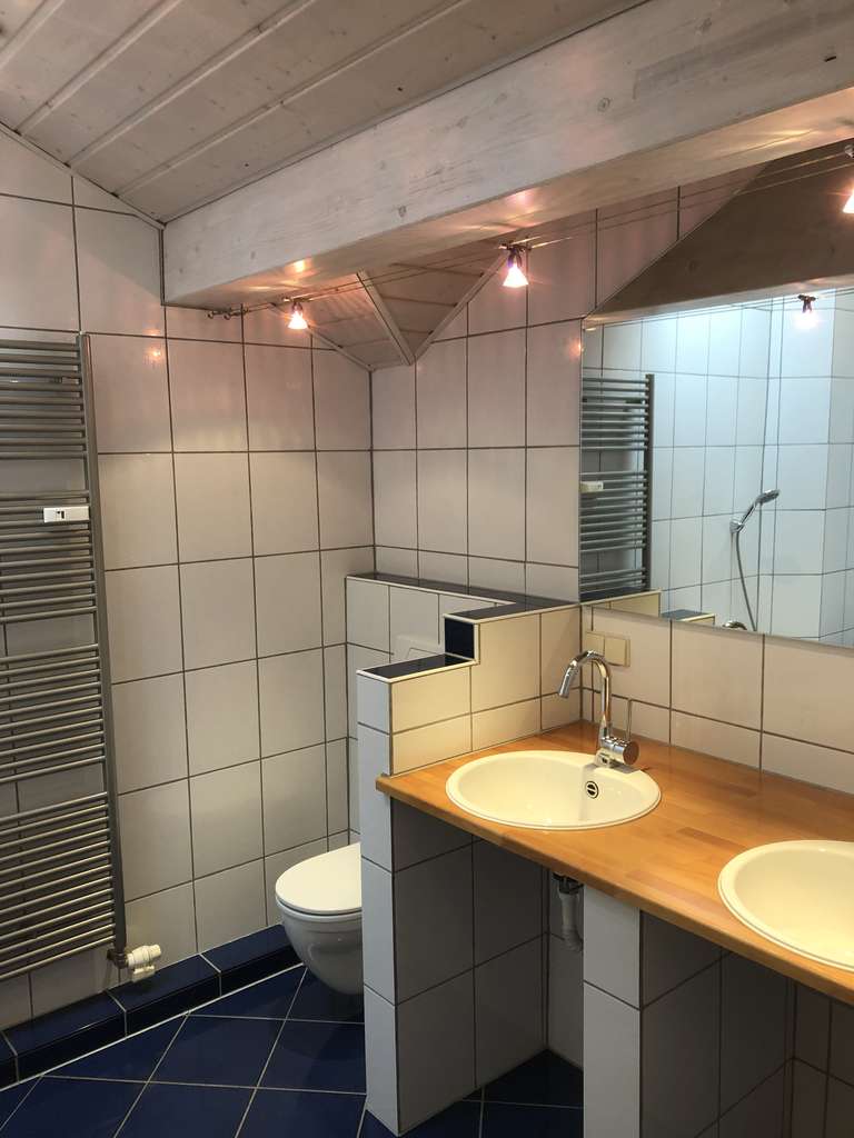 Immobilie in Sulzfeld - Attraktive Doppelhaushälfte mit zwei Wohneinheiten – in ruhiger Lage / ideale als Eigen-/Teilnutzung - Bild 4