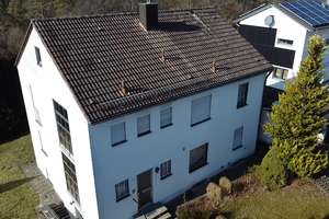 Wohnen mit Charakter: Gepflegtes Einfamilienhaus in Pottenstein – Teubnerstr. 9, 91278 Pottenstein – Vorschaubild 1