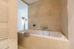 Exklusives Appartement mit zwei Balkonen am Sonninkanal - Hotelcharakter im Herzen Hamburgs – Die vollständige Adresse der Immobilie erhältst du vom Anbieter., 20097 Hammerbrook, Hamburg – Vorschaubild 16