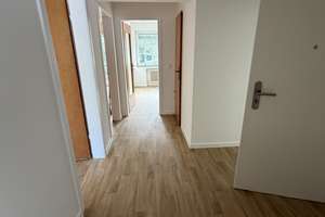 RS-Rosenhügel, Renovierte 2 Zimmer Wohnung mit Terrasse