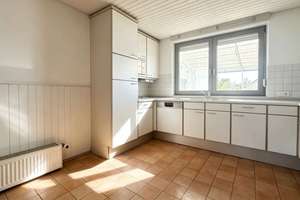 Freistehendes Einfamilienhaus mit großem Garten, zwei Garagen & vielseitigem Gestaltungspotenzial – Die vollständige Adresse der Immobilie erhältst du vom Anbieter., 74078 Biberach, Heilbronn – Vorschaubild 9
