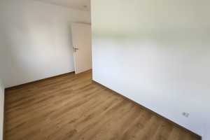 Kaufen & Einziehen: Neuwertige Doppelhaushälfte m. 162m² Wohnfläche, Balkon, Terrasse & Stellplatz – Hohenlohekreis – Vorschaubild 9