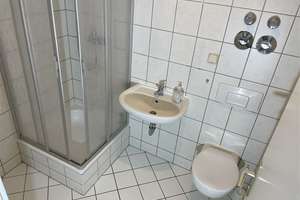 Großzügige 1-Zimmer mit Einbauküche, Dusche und Laminat in zentraler Lage! – Philippstraße 23, 9130 Sonnenberg, Chemnitz – Vorschaubild 10