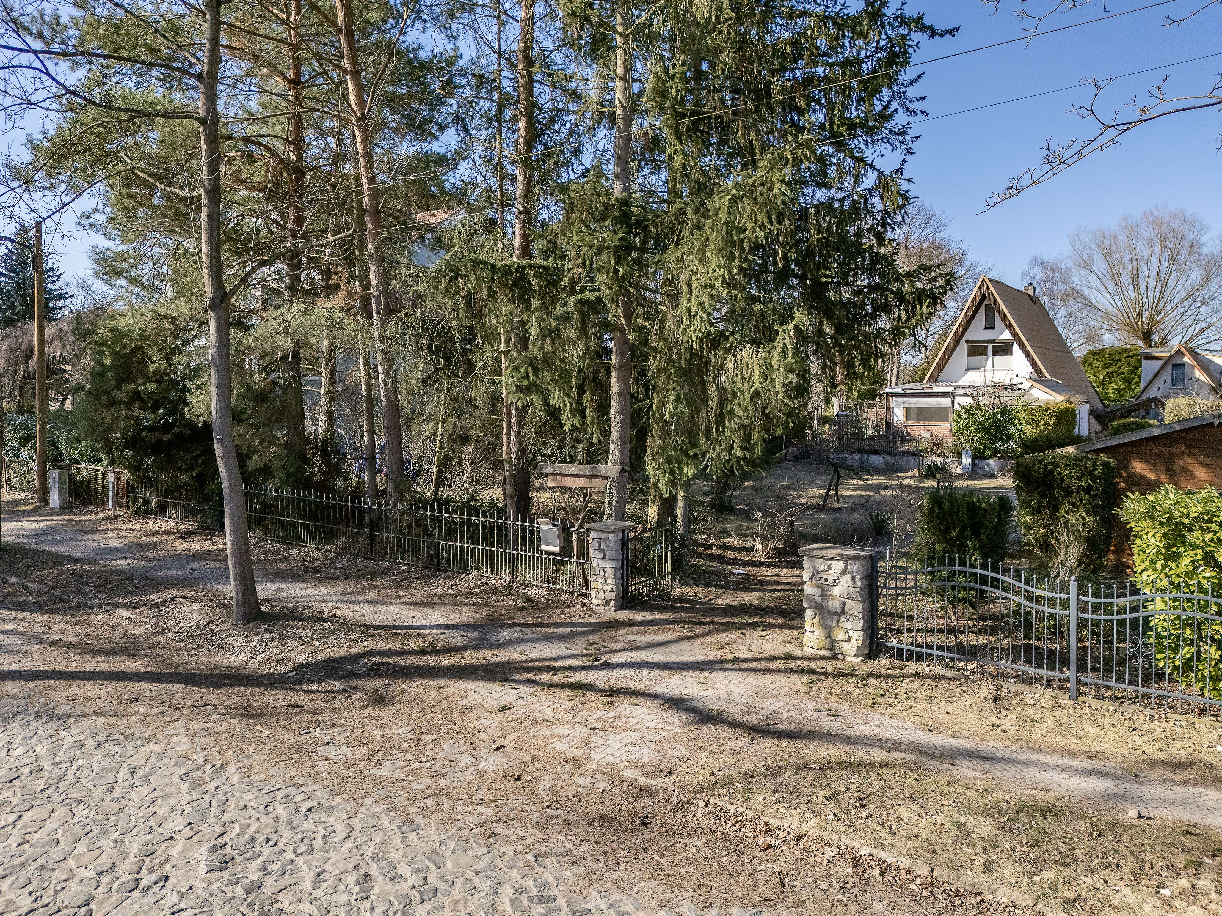 Ruhig direkt am Wasser wohnen, 2 Häuser in gefragter Seelage mit vielfältigen Nutzungsmöglichkeiten, Havelland Kreis – Bild 2