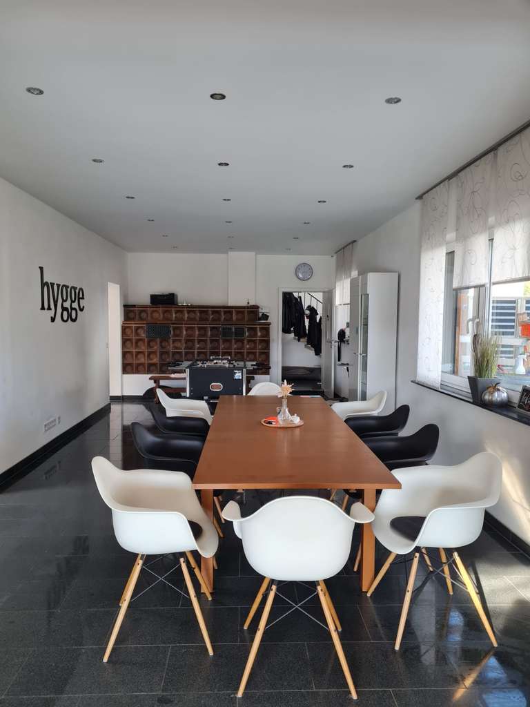 Immobilie in Aßlar - Exklusives Einfamilienhaus in Aßlar-Werdorf- viel Platz für die große Familie - Bild 2