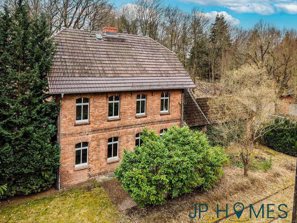 Immobilie in Prötzel - Zweifamilienhaus in ruhiger Naturlage mit Wassernähe– saniertes ehemaliges Bahnhofs-Häuschen - Bild 0