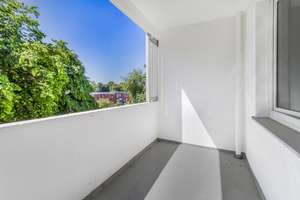 Bremen-Blockdiek: gut geschnittene 3-Zimmer-ETW mit Loggia und Blick ins Grüne im 2. Obergeschoss – Die vollständige Adresse der Immobilie erhältst du vom Anbieter., 28327 Blockdiek, Bremen – Vorschaubild 3