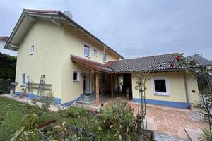 Sehr schönes 2 Fam. Haus in ruhiger Lage von Bernried zum Traumpreis!! – Ahornplatz 5, 82347 Bernried am Starnberger See – Vorschaubild 2