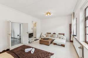 Traumhaft schöne und moderne 3 Zimmer Jugendstilwohnung in KR-Stadtmitte!! – Die vollständige Adresse der Immobilie erhältst du vom Anbieter., 47798 Stadtmitte, Krefeld – Vorschaubild 2