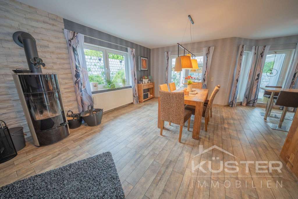Immobilie in Obernkirchen - KÜSTER IMMOBILIEN präsentiert: Exklusives Wohnen mit viel Platz und traumhafter Aussicht - Bild 3