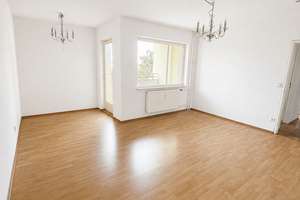 Bezugsfreie lichtdurchflutete 2 Zimmerwohnung mit Balkon und Fahrstuhl mit intelligentem Grundriss