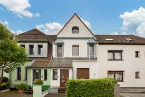 Charmantes und renoviertes Reihenmittelhaus in toller Lage von Holthausen
