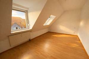 Helle lichtdurchflutete Dachgeschosswohnung – Duisburger Straße 317a, 47198 Alt-Homberg, Duisburg – Vorschaubild 2