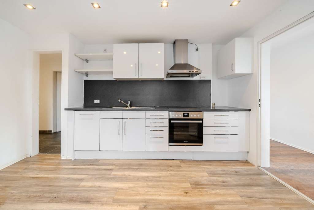 Immobilie in Osteel - Einfamilienhaus oder Ferienhaus an der Nordsee – Alleinlage mit 1.670 m² Grundstück - Bild 2