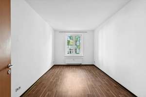 Ihr Wohntraum in Möckern: Sanierter Altbau mit EBK & Balkon ins Grüne – Toskastraße 3, 4159 Möckern, Leipzig – Vorschaubild 6