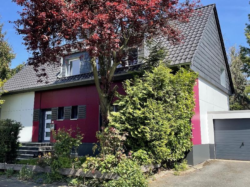 Haus mit Einliegerwohnung kaufen in Süd (Duisburg) ImmoScout24