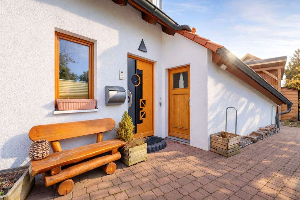 Immobilie in Börßum - Wohnen mit Weitblick: Modernisiertes Zweifamilienhaus in Börßum - Bild 2