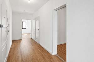 Charmante 3-Zimmer-Wohnung mitten im Herzen der Stadt – Die vollständige Adresse der Immobilie erhältst du vom Anbieter., 40210 Stadtmitte, Düsseldorf – Vorschaubild 5
