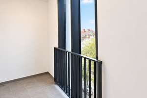 Lichtdurchflutete 2-Zimmer-Wohnung mit Loggia und Aufzug in Berlin-Weißensee – Die vollständige Adresse der Immobilie erhältst du vom Anbieter., 13086 Weißensee, Berlin – Vorschaubild 4