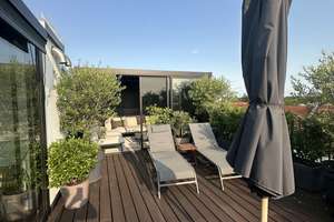 Von privat: Mid-Century-Penthouse - Neubau, Sauna, Stellplätze, ruhig, zentral