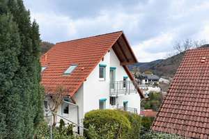 Lichtdurchflutete DHH in begehrter Lage am Köpfel in Heidelberg-Ziegelhausen – Die vollständige Adresse der Immobilie erhältst du vom Anbieter., 69118 Ziegelhausen, Heidelberg – Vorschaubild 1